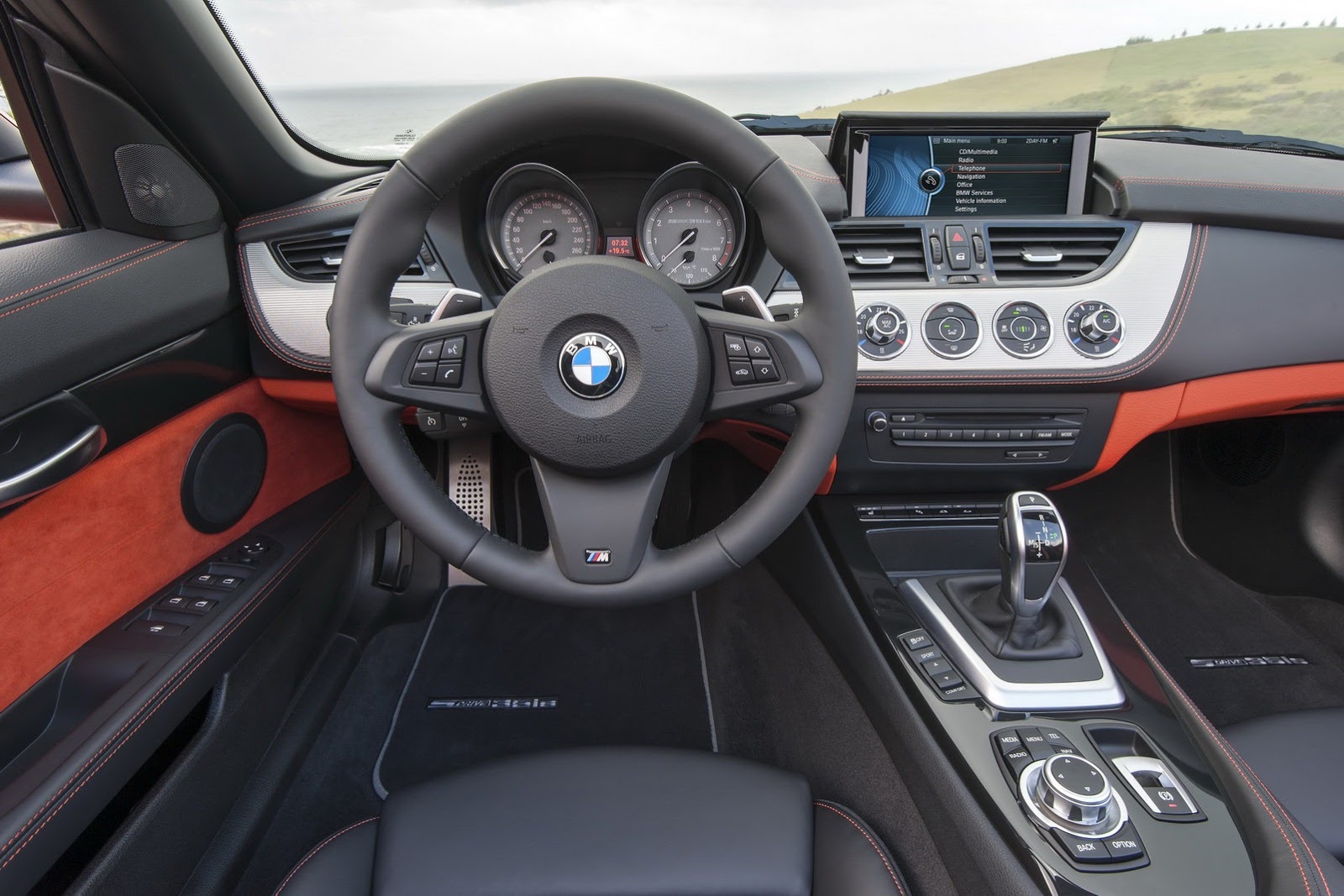 2014-BMW-Z4-Roadster-71[2].jpg