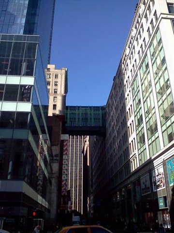 [skybridgeover32st%255B3%255D.jpg]