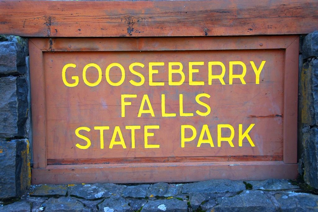 [Gooseberry-Falls-Sign3.jpg]