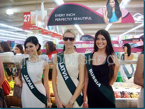 Ms. Earth 2011Candidates Supports SM Greenbag Lite