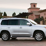 2011 Lexus LX 570 007.jpg 2011 Lexus LX 570 007.jpg