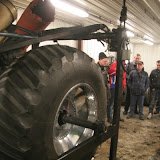 En weer een bezoek verder bij - de beste bandensnijder van de USA - Wise Tire Cutting. Het is maar een eenvoudige machine, het is de handigheid uit ervaring, fanatisme en feeling.
