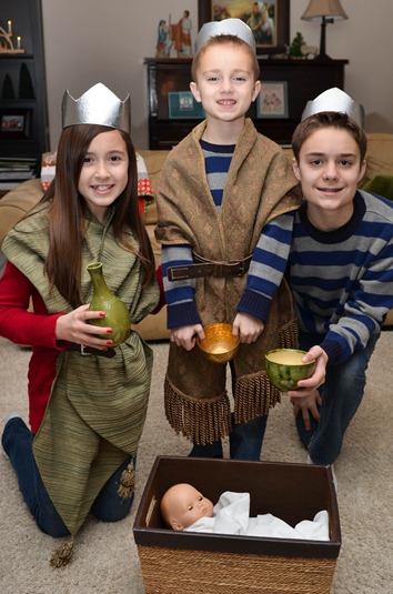 [Christmas%2520Eve%2520nativity3%255B4%255D.jpg]