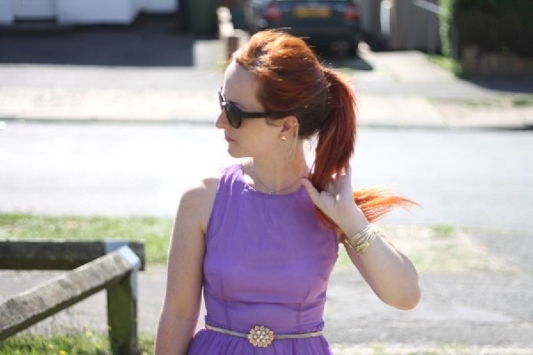 Outfit Glamorous Pleated Dip-Hem Dress (1)