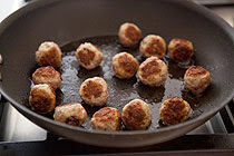 cranberry-glazed-turkey-meatballs-2.jpg