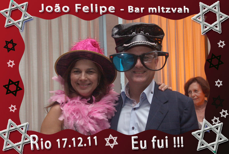 Fotos de João Felipe - 17.12.11. Foto numero 30 da Social Click Fotografia Digital, do Rio de Janeiro, RJ, que faz fotos divertidas, fotos malucas, fotos com fantasias, fotos na hora, fotografia maluca, fotografia divertida com molduras personalizadas. ari social click foto expressa camarim movel brinde valerio miguel fotos divertidas malucas maluca animadas animado debutante noivas fotografias 15 anos fotógrafo casamentos fotografo