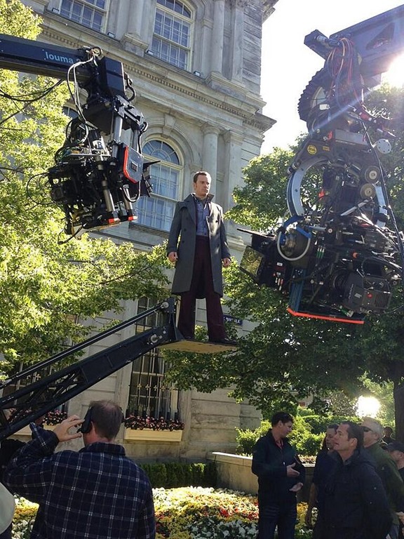 Magneto Rises in X-Men Days of Future Past Set Photo 01