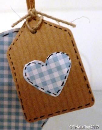 [small%2520gingham%2520heart%2520tag%255B9%255D.jpg]