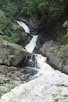De hooste waterval van Bretagne. (ongeveer 25 meter)