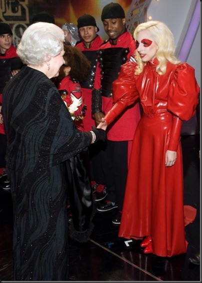Lady-Gaga-Meets-Queen-Elizabeth-500x700