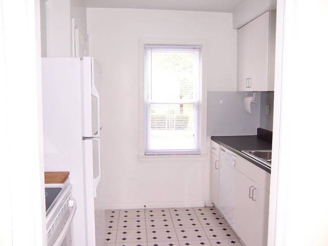 [athomewithh_kitchen_before3%255B4%255D.jpg]