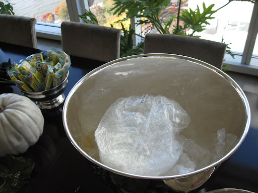 If you do not have enough candy to make the bowl look filled, you can place some bubble wrap in the bottom to take up some space.