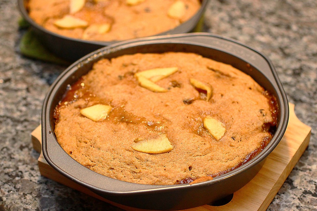 [apple%2520upside%2520down%2520cake%25202%255B4%255D.jpg]