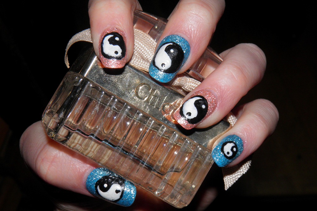 [YIN-YAN-NAILS5.jpg]