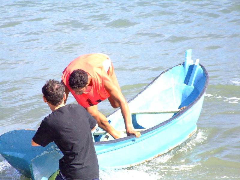 Fotos de Regata de canoas. Foto numero 3799191696. Fotografia da Pousada Pe na Areia, que fica em Boicucanga, próximo a Maresias, Litoral Norte de Sao Paulo (SP).