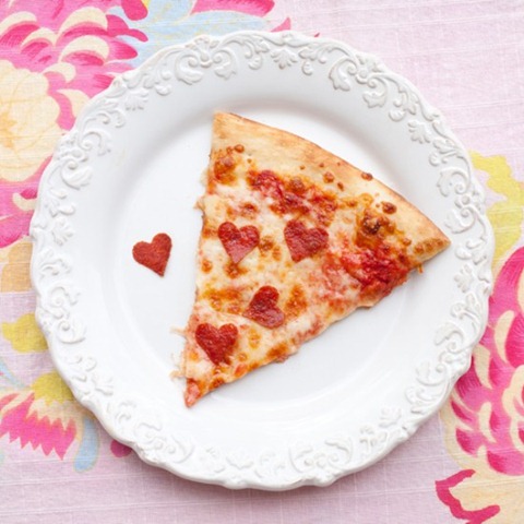 heart pizza valentines day