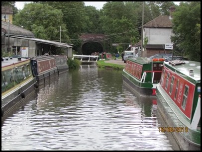 2 Rose Boats