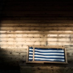 Beach-Hut-Contents