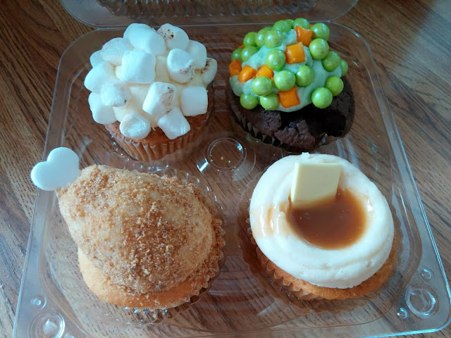 The Adventures of Blogger Mike Nadia Cakes Maple Grove, MN