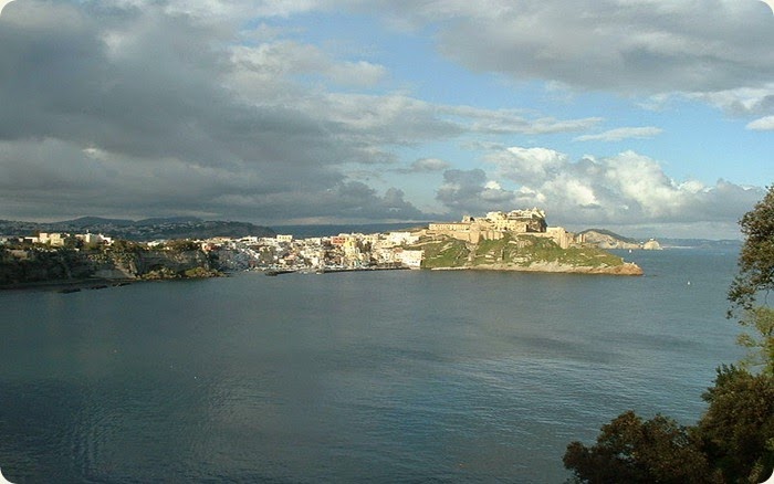 Procida_terra_murata