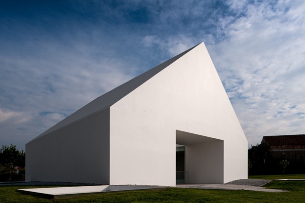 house in leiria by aires mateus 9