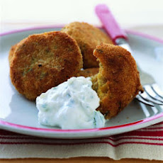 Crispy Falafel with Yogurt Dip
