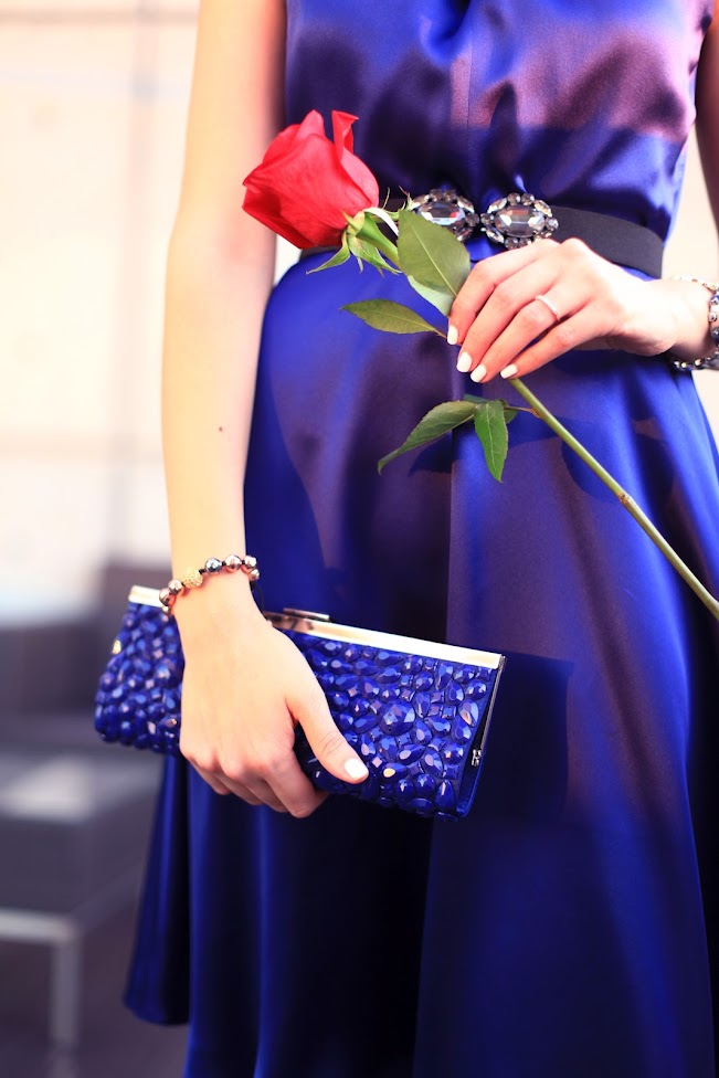 bluedress2.jpg