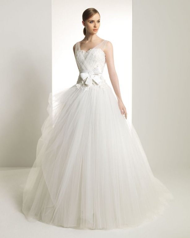 [2013-wedding-dress-zuhair-murad-for-rosa-clara-bridal-gowns-103__full%255B1%255D.jpg]