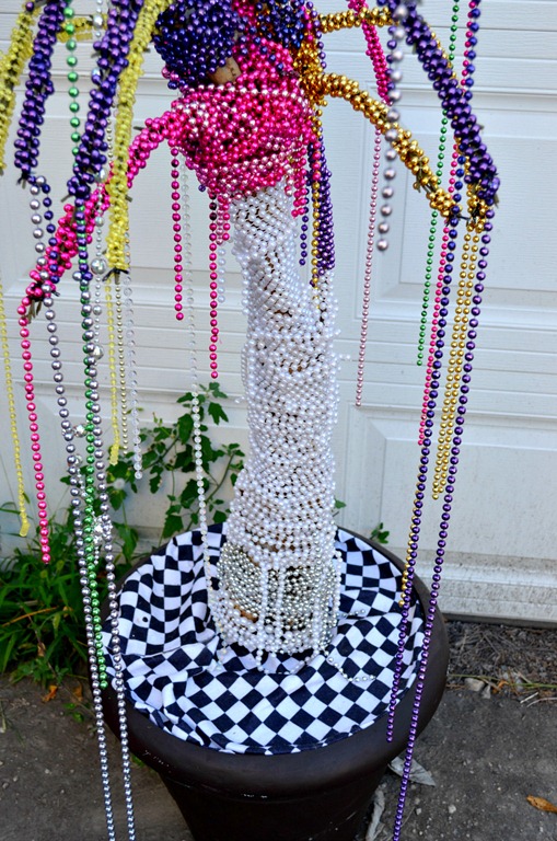 [mardi-gras-tree-covered-in-beads%255B4%255D.jpg]
