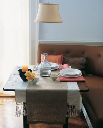 Keeping things on the simpler side is always an option, which is why I love this sweet country-style table. Even the smallest pink accent will be noticed, so there's no need to overdo it. Keeping things on the simpler side is always an option, which is why I love this sweet country-style table. Even the smallest pink accent will be noticed, so there's no need to overdo it.
