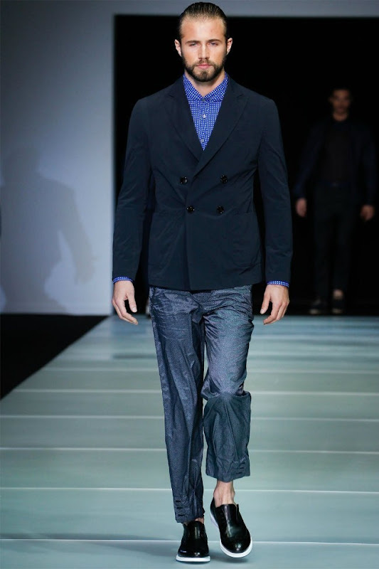 Milan Fashion Week Primavera 2012 - Giorgio Armani (52)