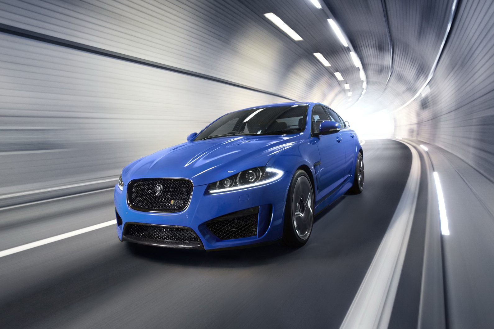 2014-Jaguar-XFR-S-9[2].jpg