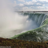 Mighty Niagara Falls, Ontario, Canadá