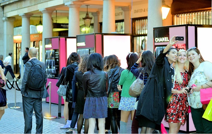 Chanel-vending-machine loja