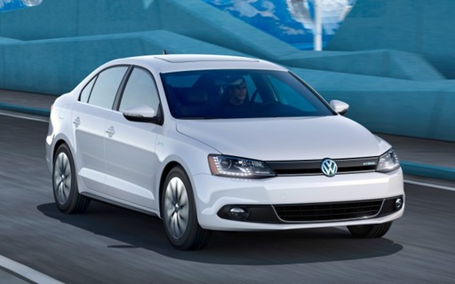 2013 Volkswagen Jetta Hybrid front three quarter