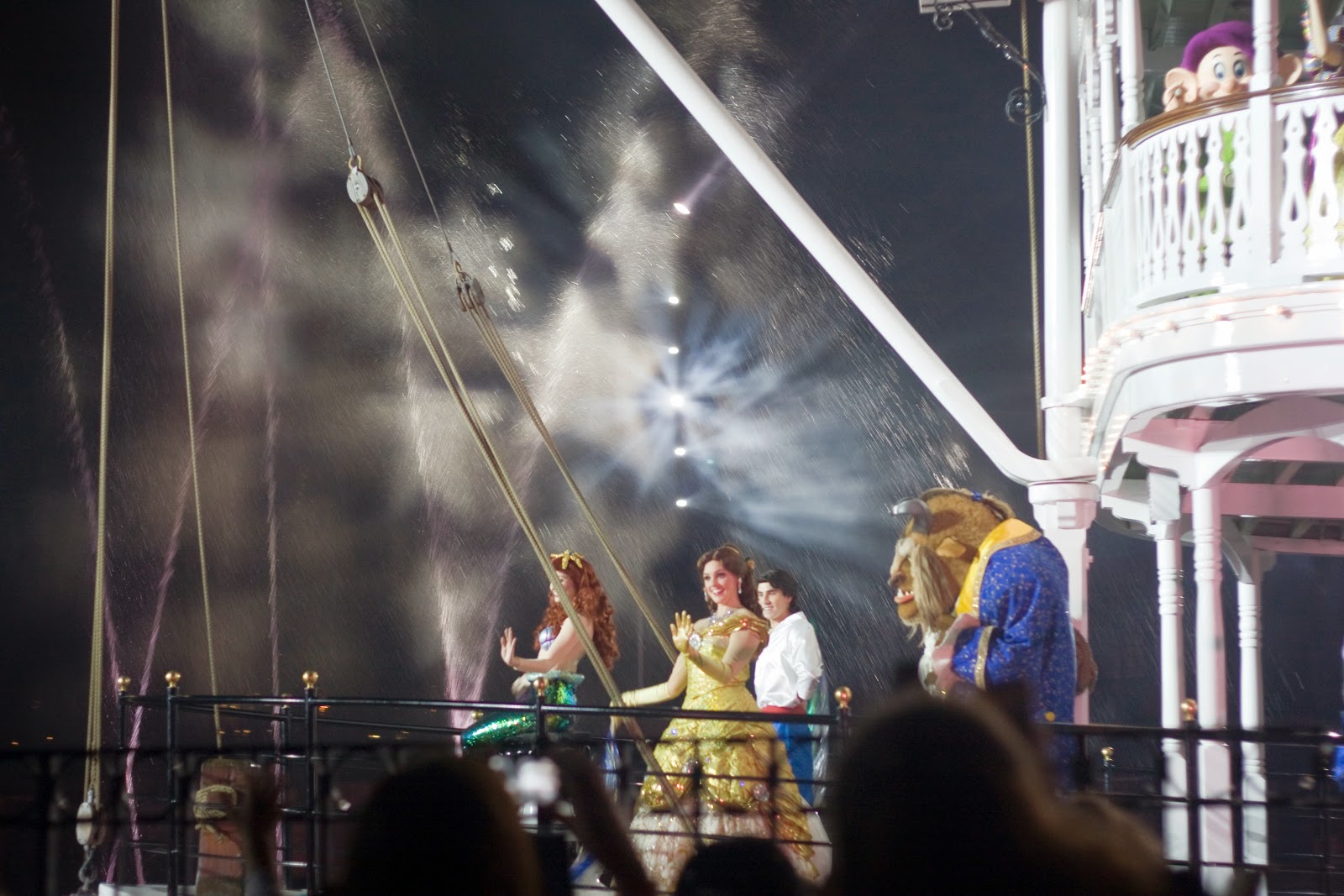 [fantasmic%2520ariel%2520bell%2520beast%255B4%255D.jpg]