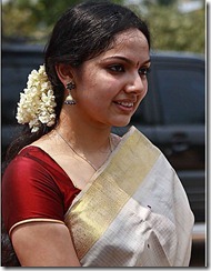 samvritha sunil hot in saree
