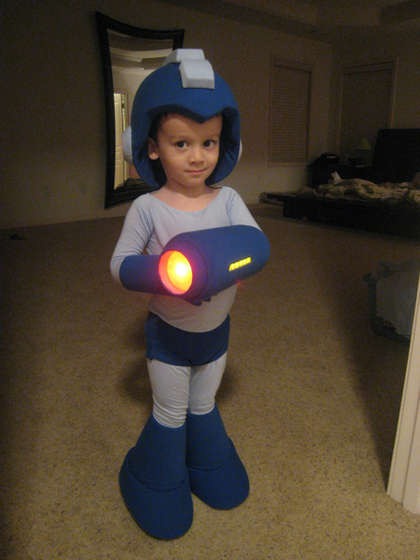 [Mega-Man-Costume%255B3%255D.jpg]