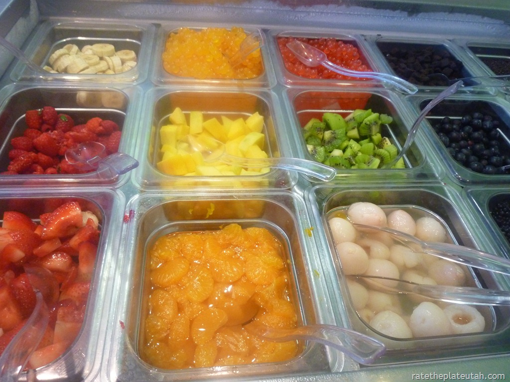 [Yogurtland%2520Fruit%255B4%255D.jpg]