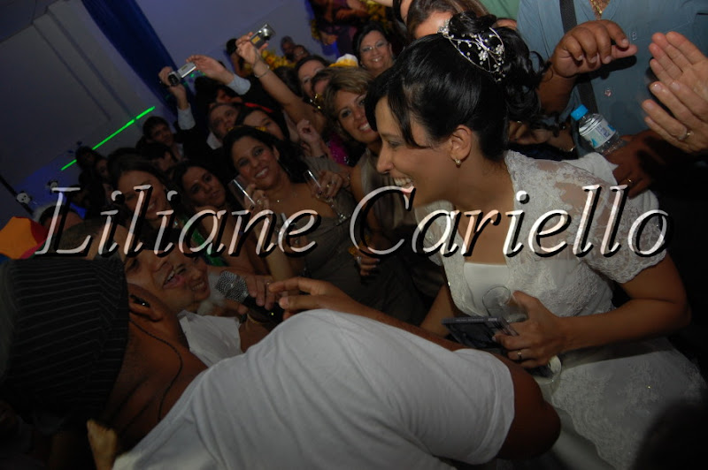 Fotos de Casamento Joana e Alexandre no Espaço Horto. Foto numero 22 da cerimonialista Liliane Cariello, do Rio de Janeiro, RJ, que faz cerimonial de casamentos, cerimonial de eventos, cerimonial de festas, cerimonial de 15 anos, cerimonial de bodas, cerimonial de eventos sociais, cerimonial de aniversários, decoração de casamento, decoração de festas de 15 anos, decoração de eventos sociais, decoração de aniversários, buffet de casamento, buffet de 15 anos, buffet festas, buffet eventos e assessoria cerimonial. wedding decoração azul e amarela casamento Espaço Horto Liliane Cariello cerimonial cerimonialista eventos casamentos rio decoraçao evento bolos de noivas igreja cerimonia religiosa preço buffet