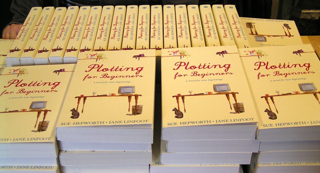 [sue%2527s%2520book%2520launch%2520007%255B4%255D.jpg]