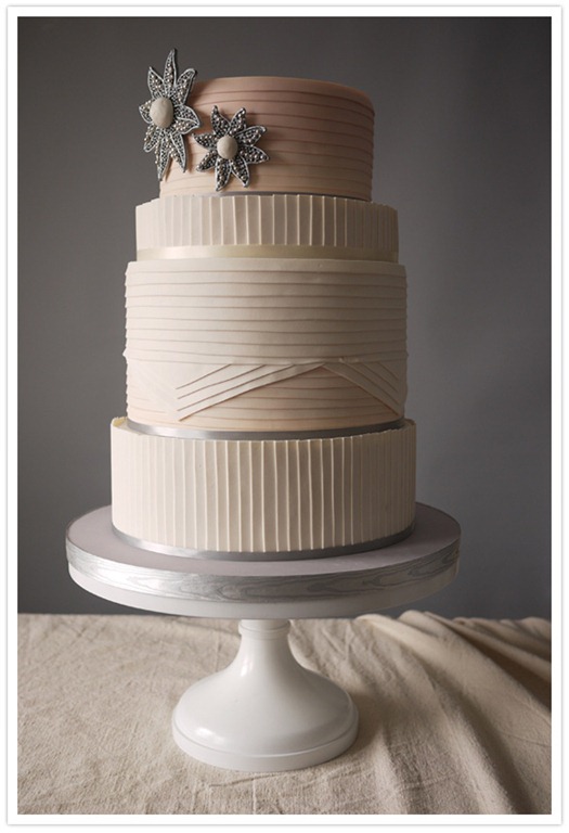 [100layercake%2520elegant-wedding-cake%255B3%255D.jpg]