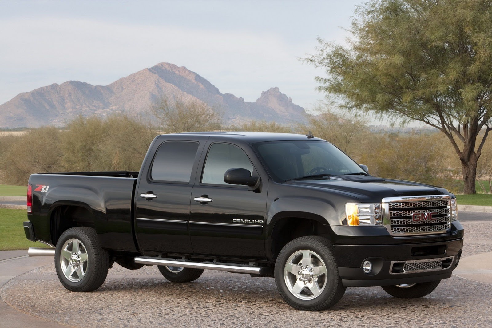 [2013-GMC-Sierra-HD-2500-Denali-006%255B2%255D.jpg]