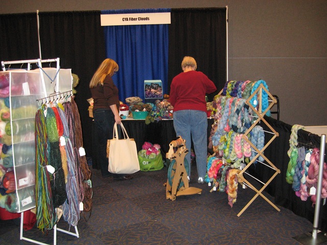 [20111203ARFiberArtsEx632.jpg]