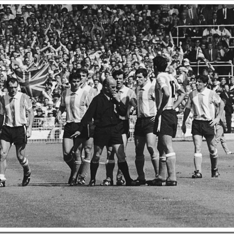 A troca de camisas mais polêmica da história do futebol