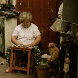 Shanghai - Dans une ruelle, préparatifs pour honorer les morts