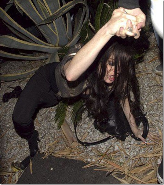 celebrities-falling-down-28