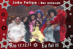 Fotos do evento João Felipe - 17.12.11. Foto numero 24 da Social Click Fotografia Digital, do Rio de Janeiro, RJ, que faz fotos divertidas, fotos malucas, fotos com fantasias, fotos na hora, fotografia maluca, fotografia divertida com molduras personalizadas. fotos divertidas malucas foto maluca animadas animado rj rio de janeiro divertida fantasia animada fotografia digital fotografo estudio fotografias