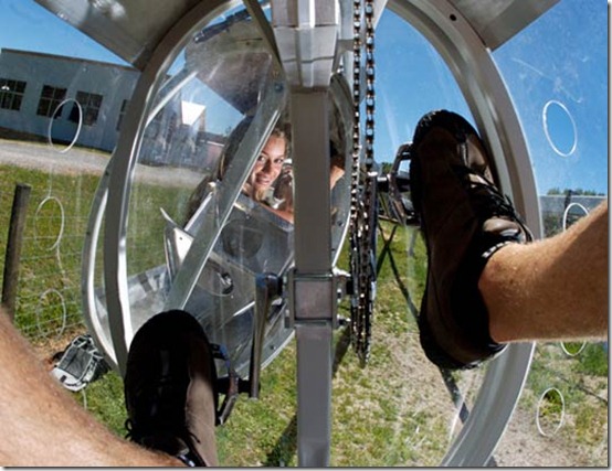 Shweeb-bicycle-monorail-6