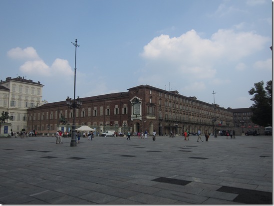 Piazza Castello 2